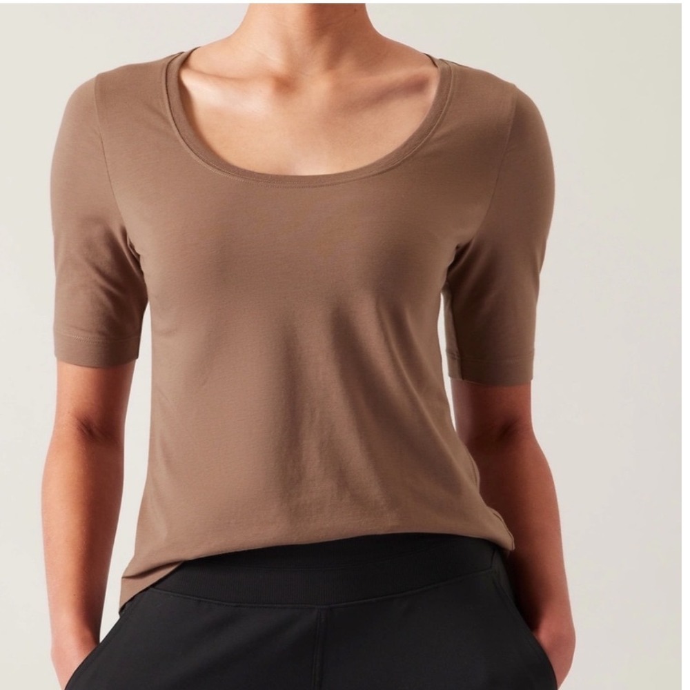 Athleta Outbound Scoop Tee Brown taupe elbow Sleeve top T-Shirt Large NWOT